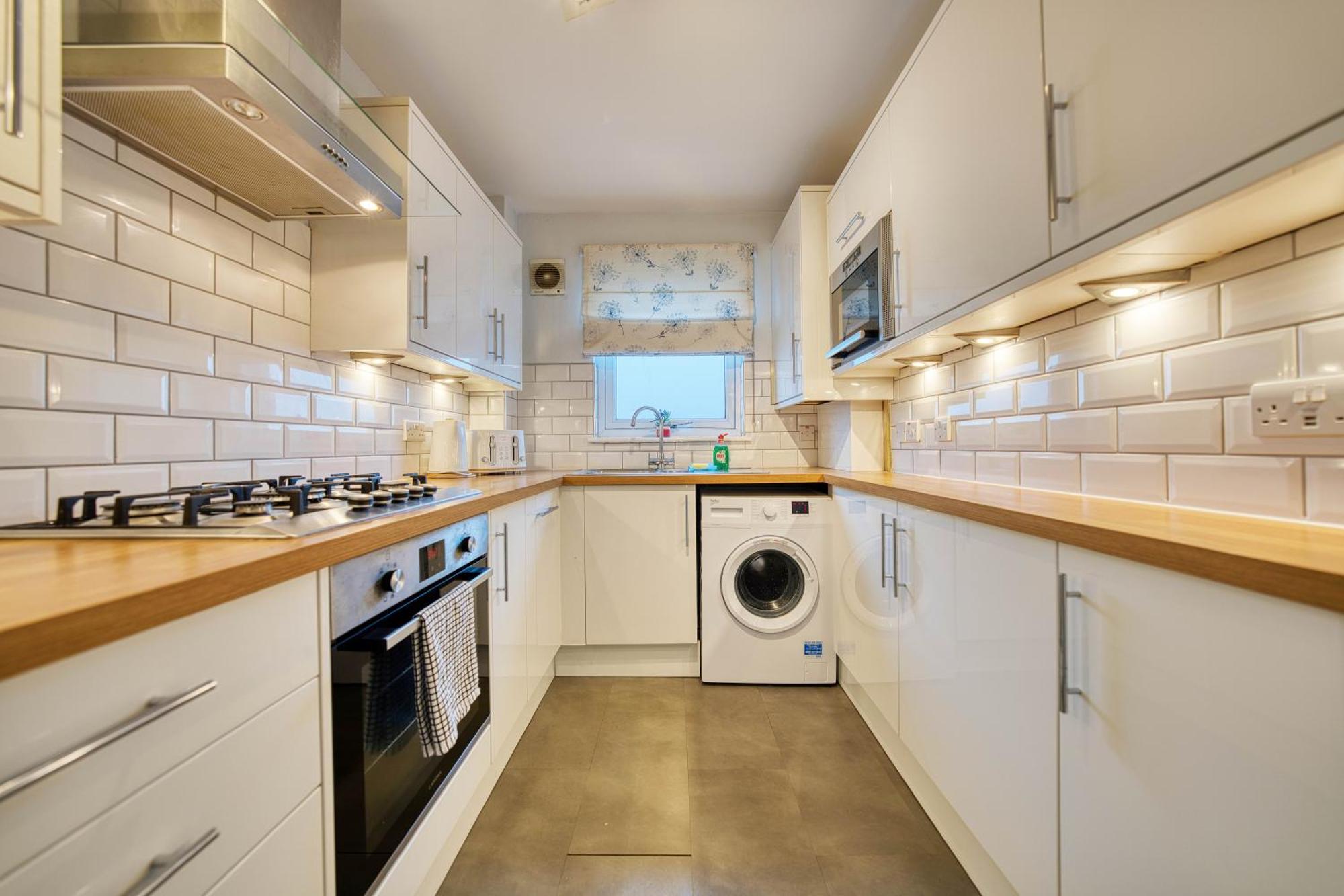 Modern 2 Bed Flat With Free Parking Apartment กลาสโกว์ ภายนอก รูปภาพ