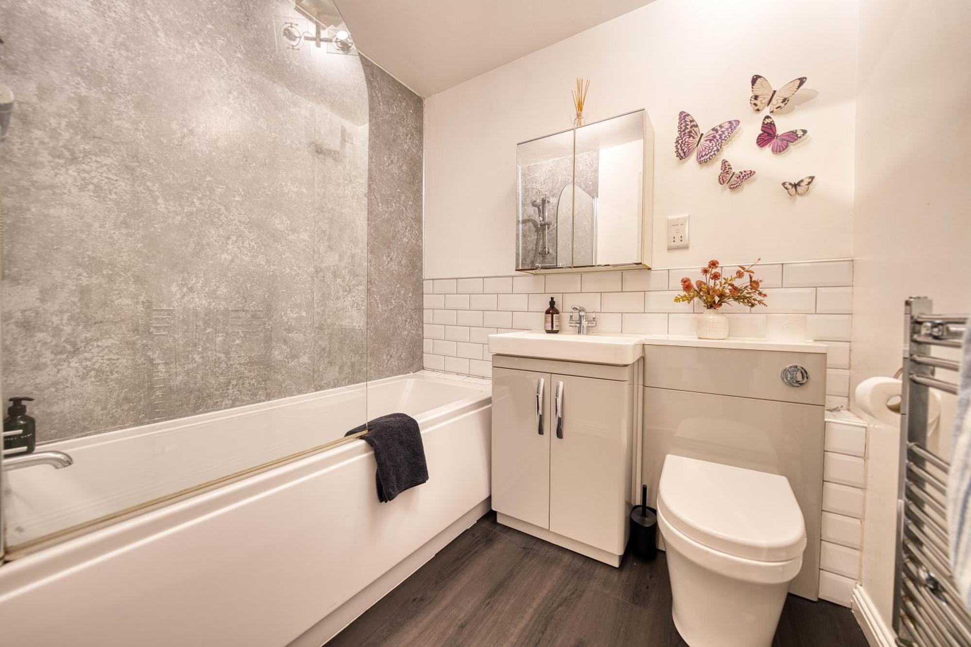 Modern 2 Bed Flat With Free Parking Apartment กลาสโกว์ ภายนอก รูปภาพ